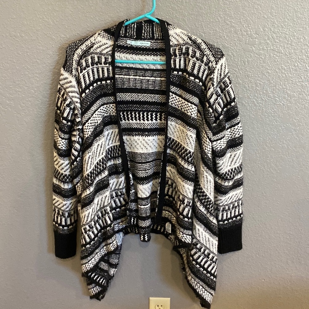 Maurices cardigan EUC